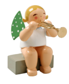 Ange avec trompette, assis